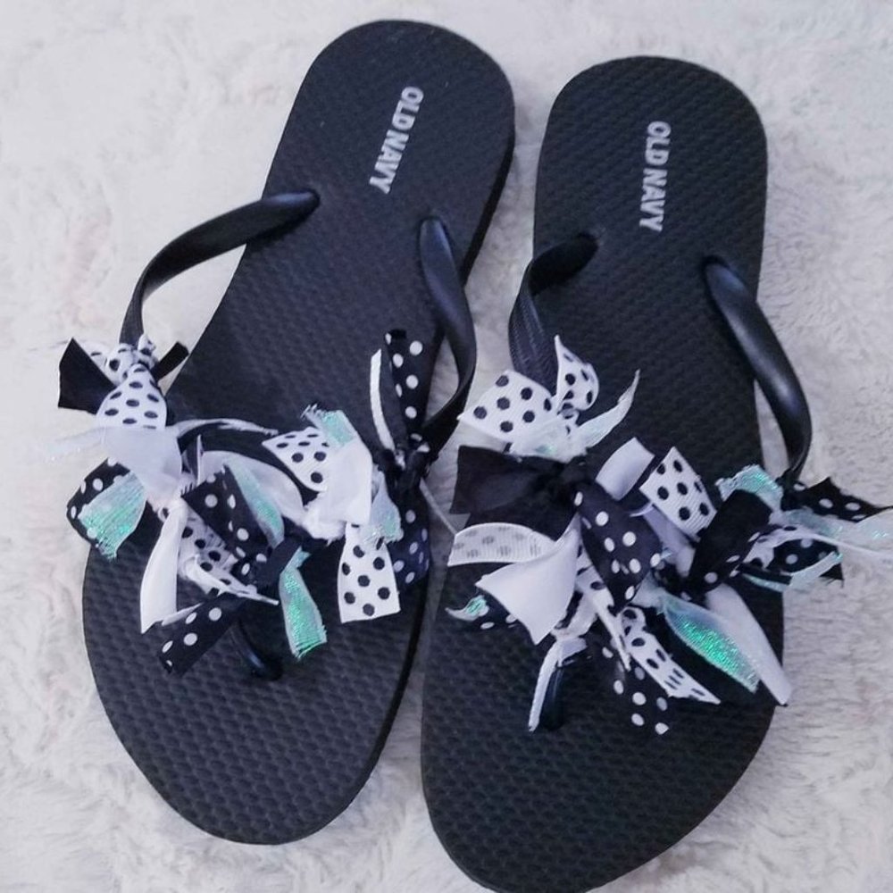 Adorable Polka Dot Flip Flops-Size 7-New